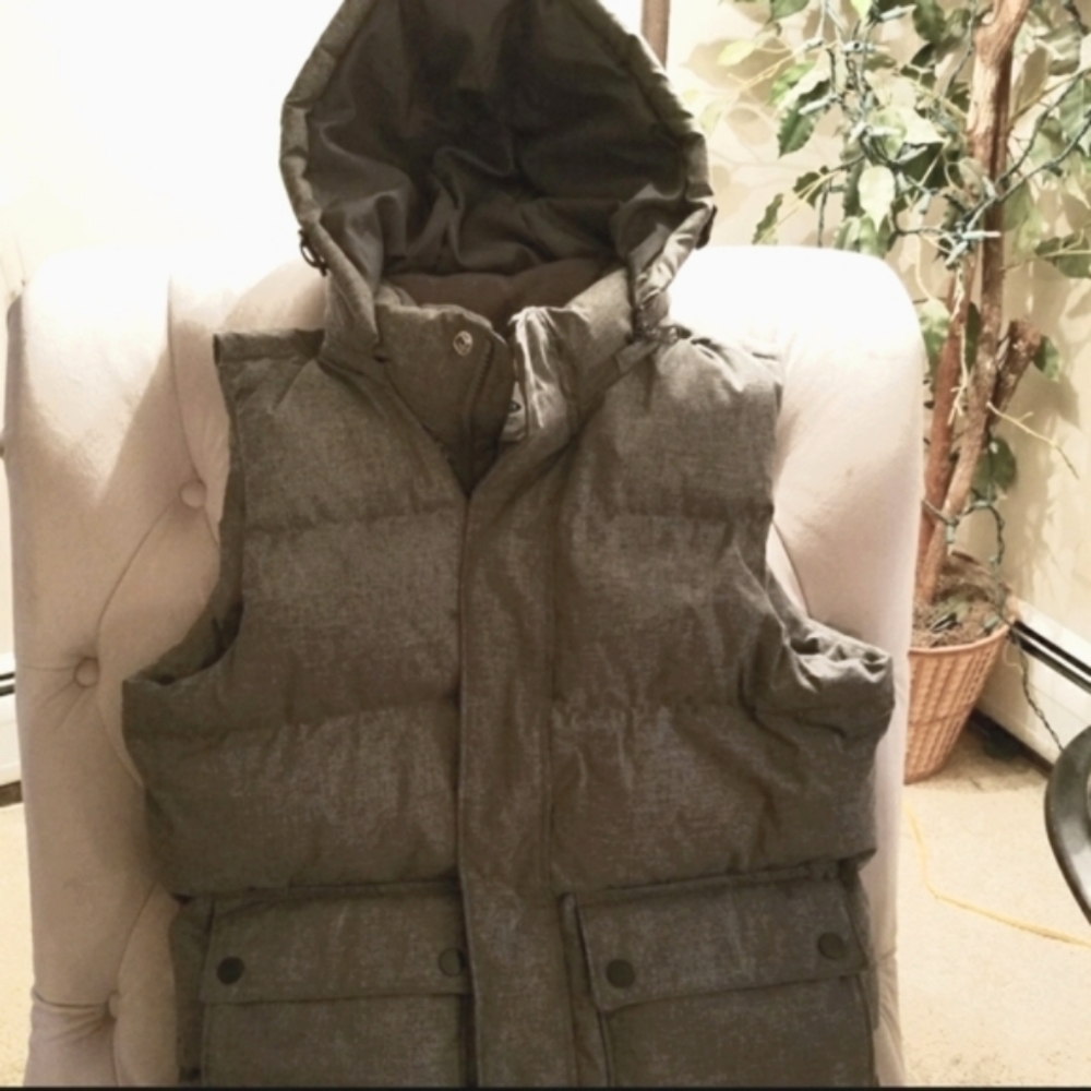 Old Navy Puffer Vest